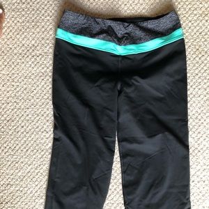 Victoria’s Secret sport knockout crop size M teal